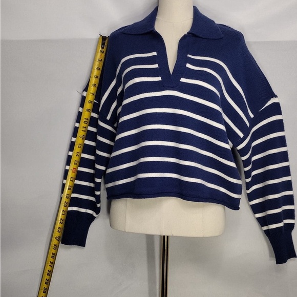 XO KR Navy and White Striped Women's Sweater size M brand new - Picture 3 of 7